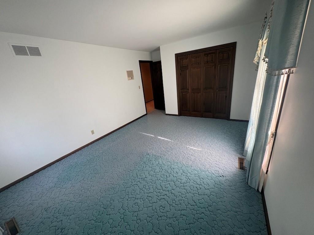 914 Country Club Drive — photo 40