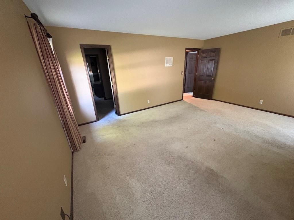 914 Country Club Drive — photo 43