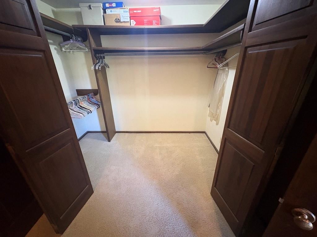 914 Country Club Drive — photo 46