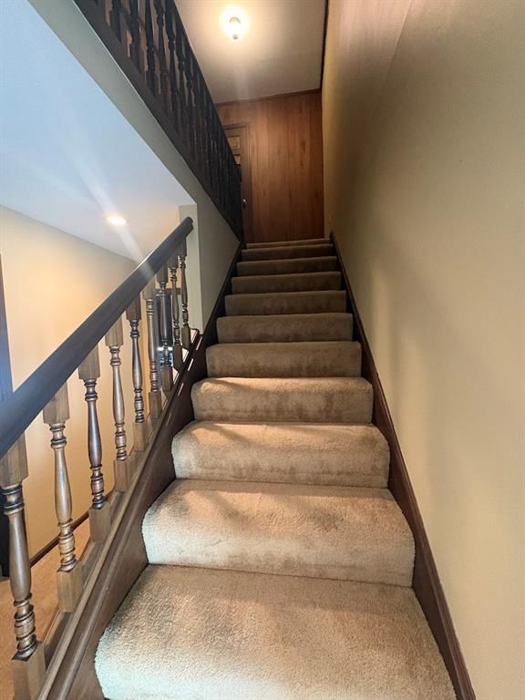914 Country Club Drive — photo 50