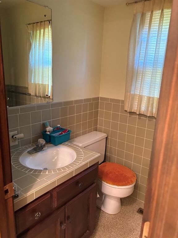 914 Country Club Drive — photo 53