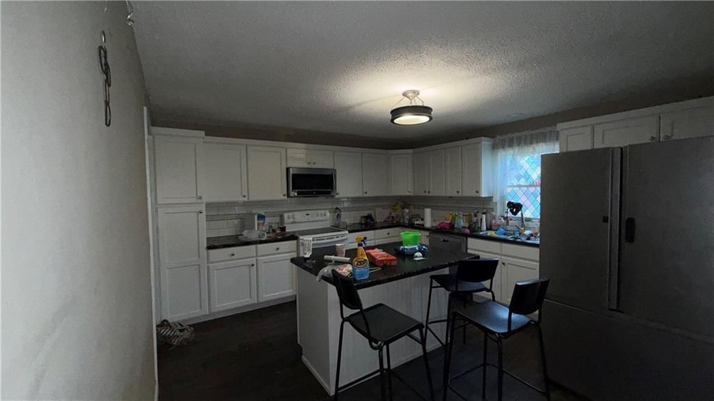 401 W Chestnut Street — photo 14