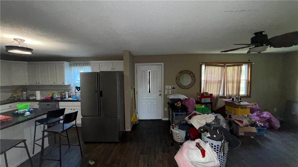 401 W Chestnut Street — photo 17