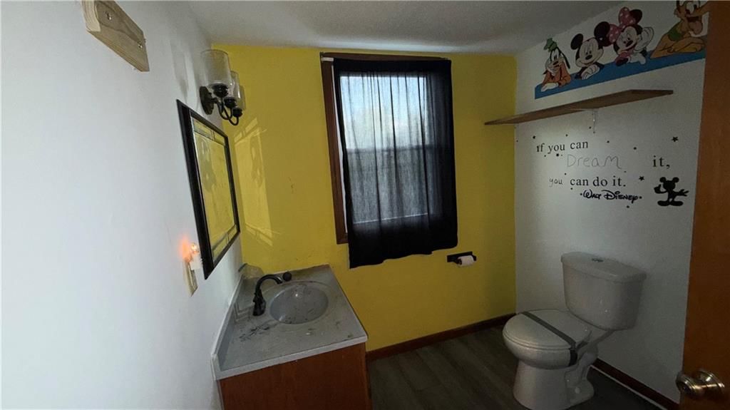 401 W Chestnut Street — photo 27