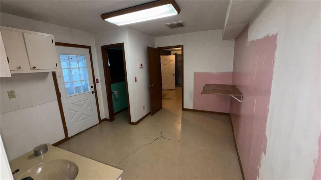 401 W Chestnut Street — photo 42