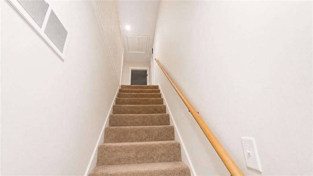 401 W Chestnut Street — photo 45