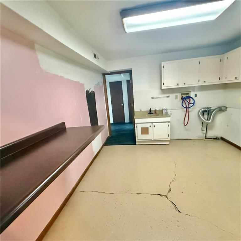 401 W Chestnut Street — photo 65