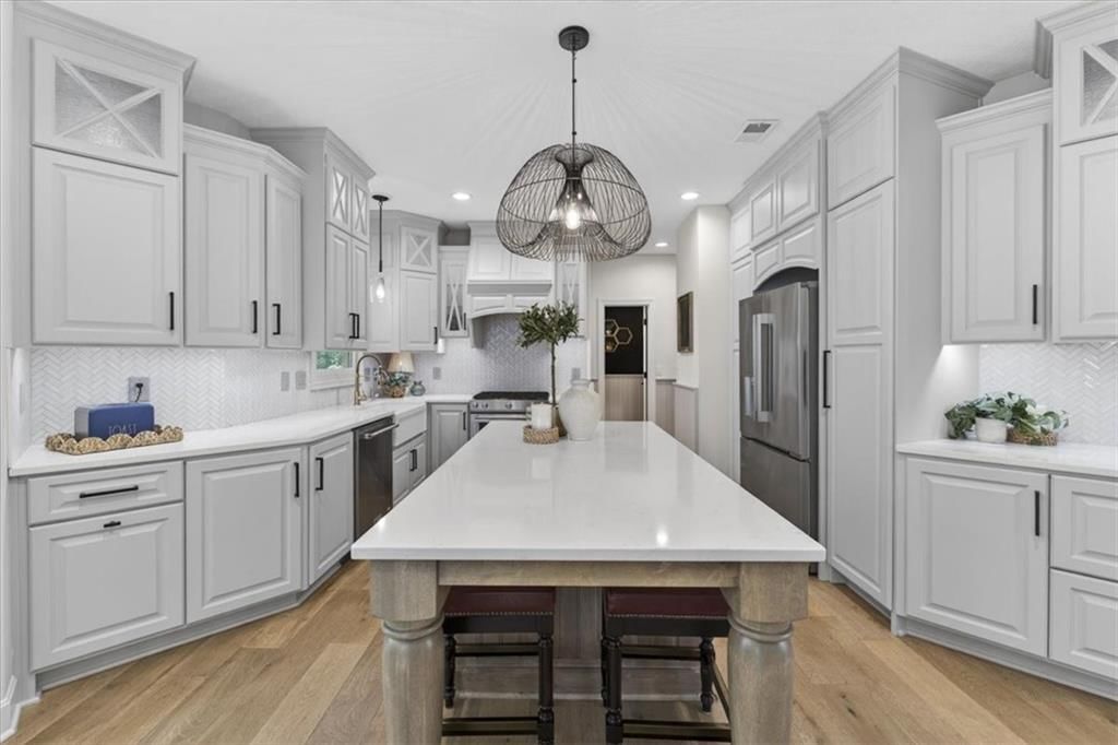 15230 Fontana Street — photo 12