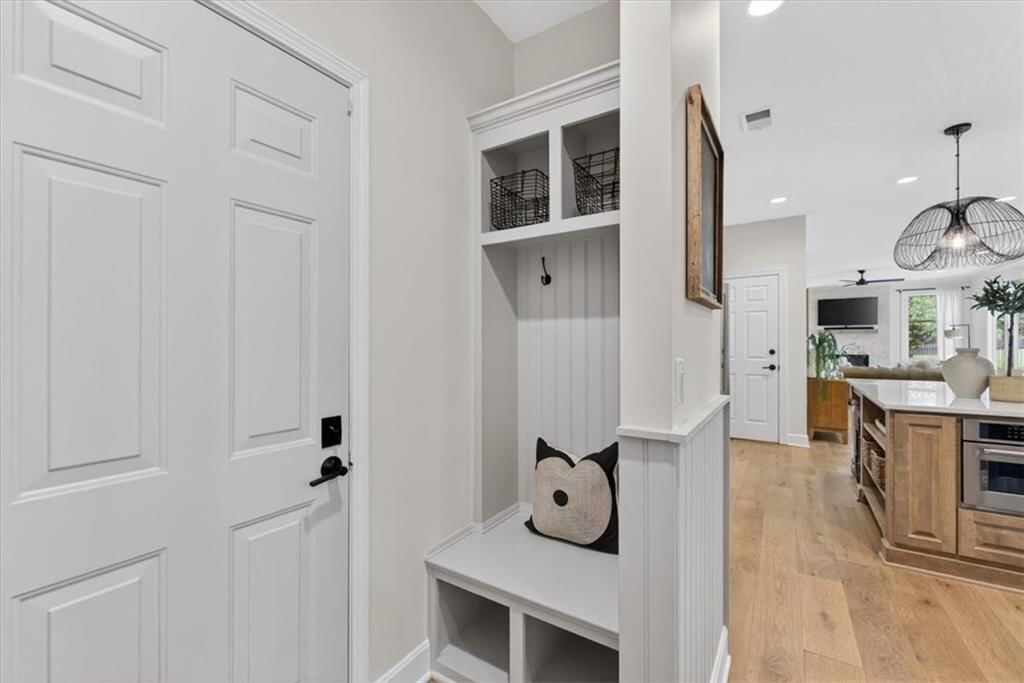 15230 Fontana Street — photo 18