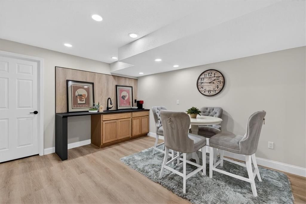 15230 Fontana Street — photo 35