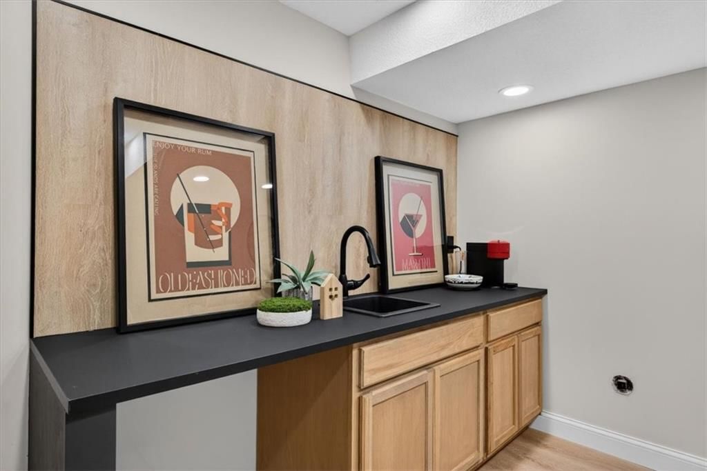 15230 Fontana Street — photo 36