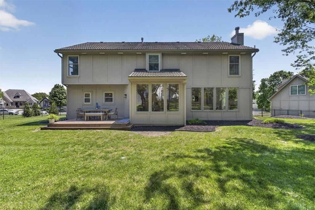 15230 Fontana Street — photo 39