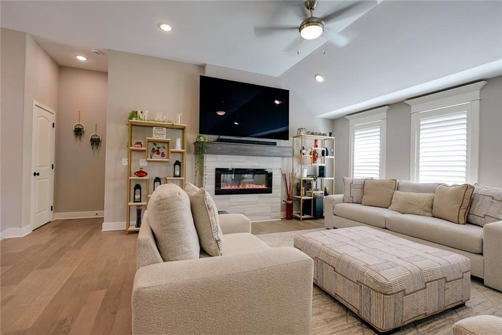 1404 NW Maple Drive — photo 5