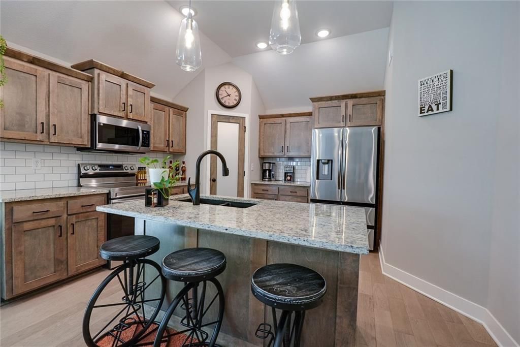 1404 NW Maple Drive — photo 14