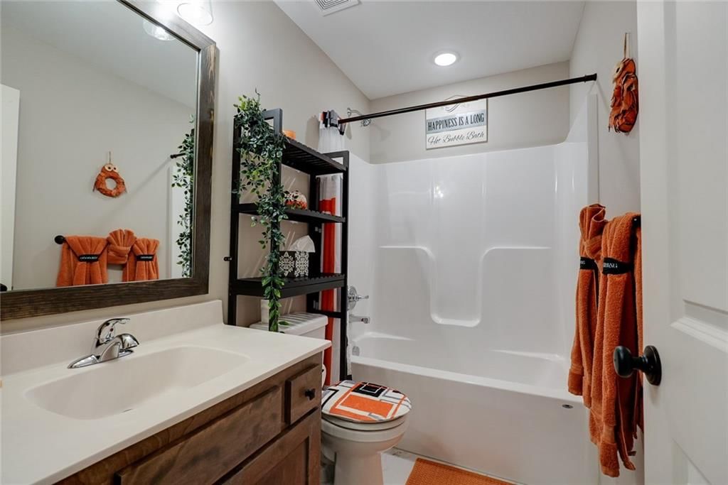 1404 NW Maple Drive — photo 31