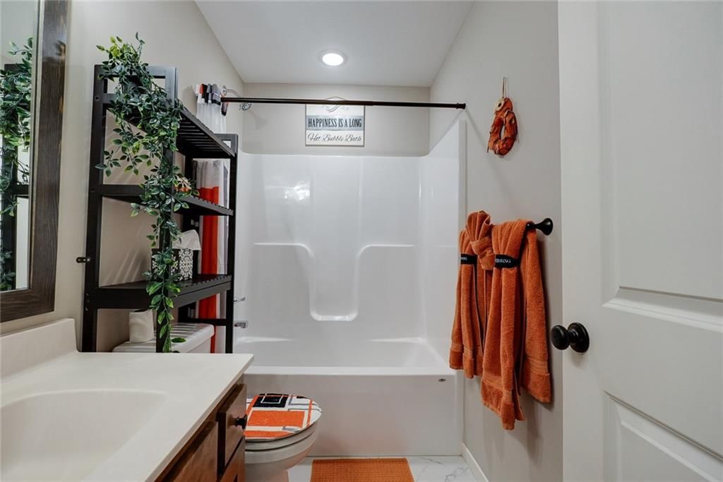 1404 NW Maple Drive — photo 32
