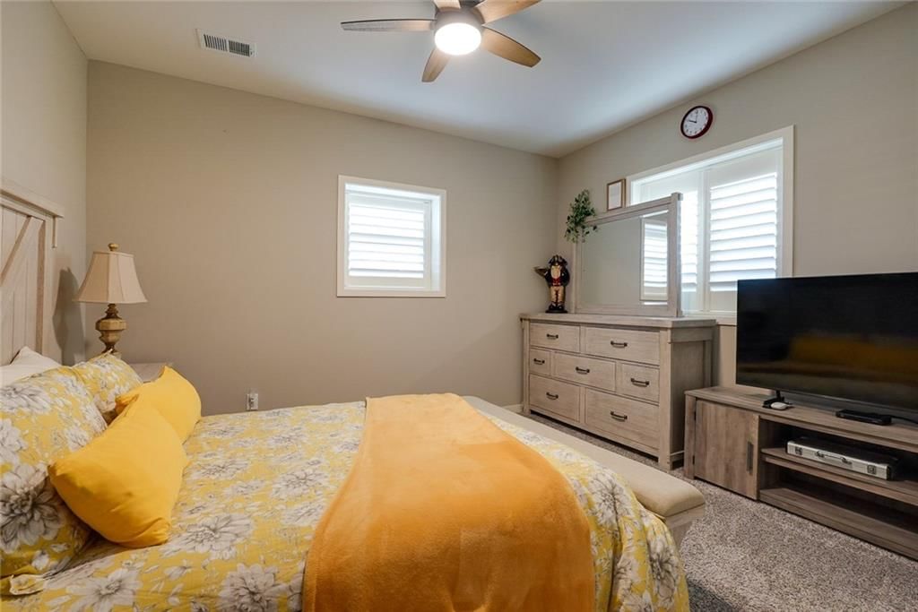 1404 NW Maple Drive — photo 47