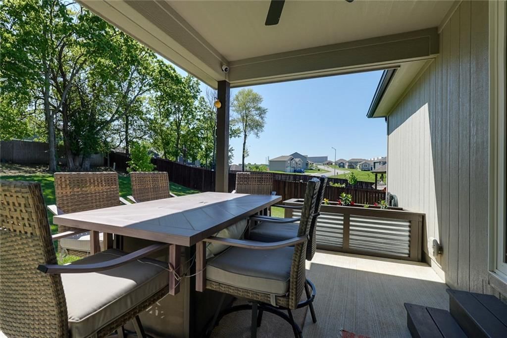 1404 NW Maple Drive — photo 50