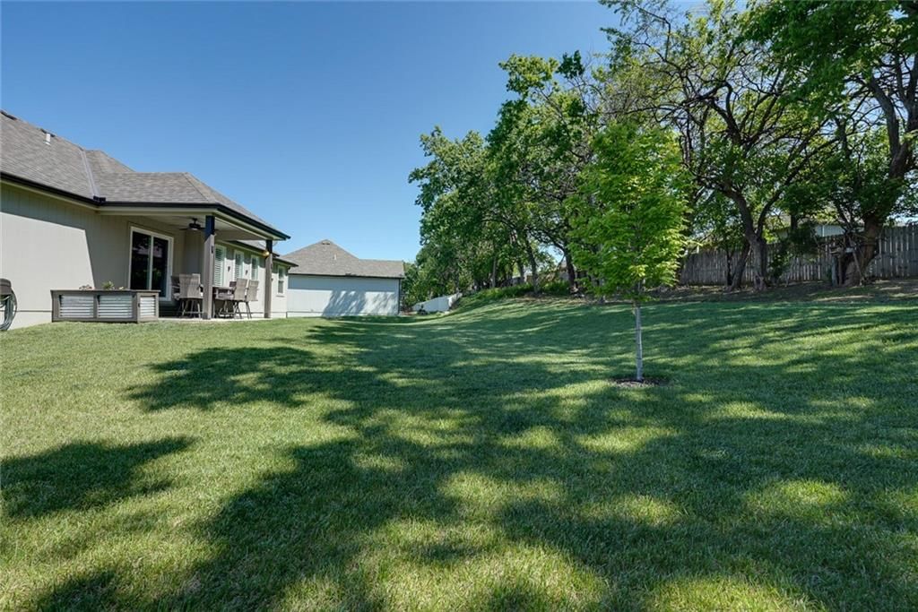 1404 NW Maple Drive — photo 56