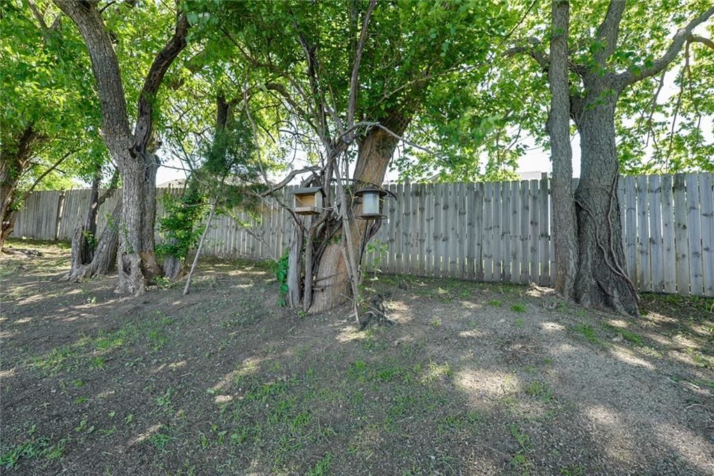 1404 NW Maple Drive — photo 57