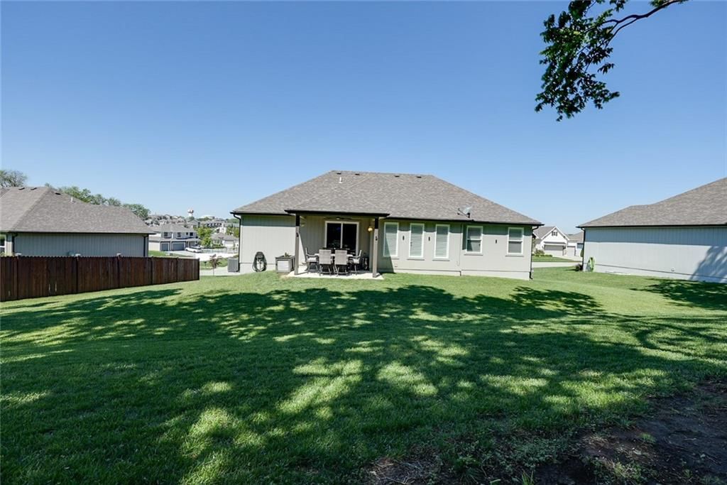 1404 NW Maple Drive — photo 58
