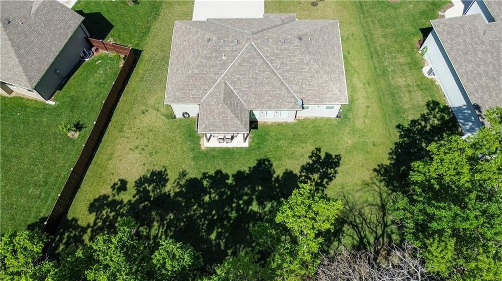 1404 NW Maple Drive — photo 64
