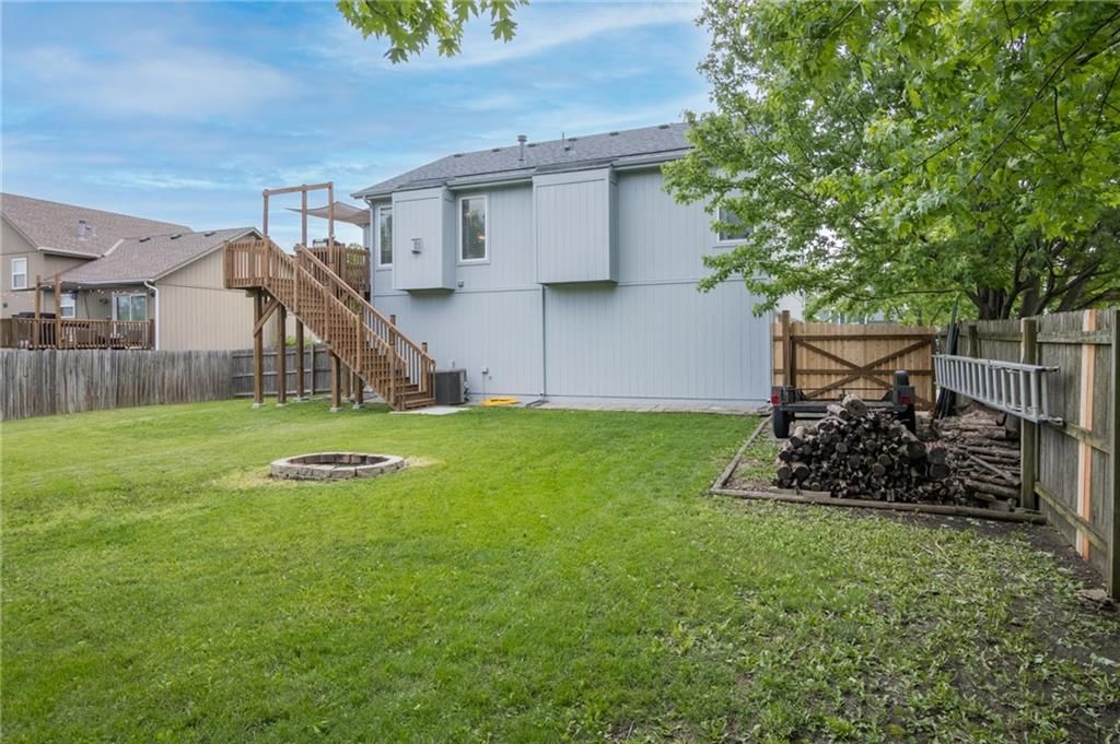 245 W Cheyenne Street — photo 5