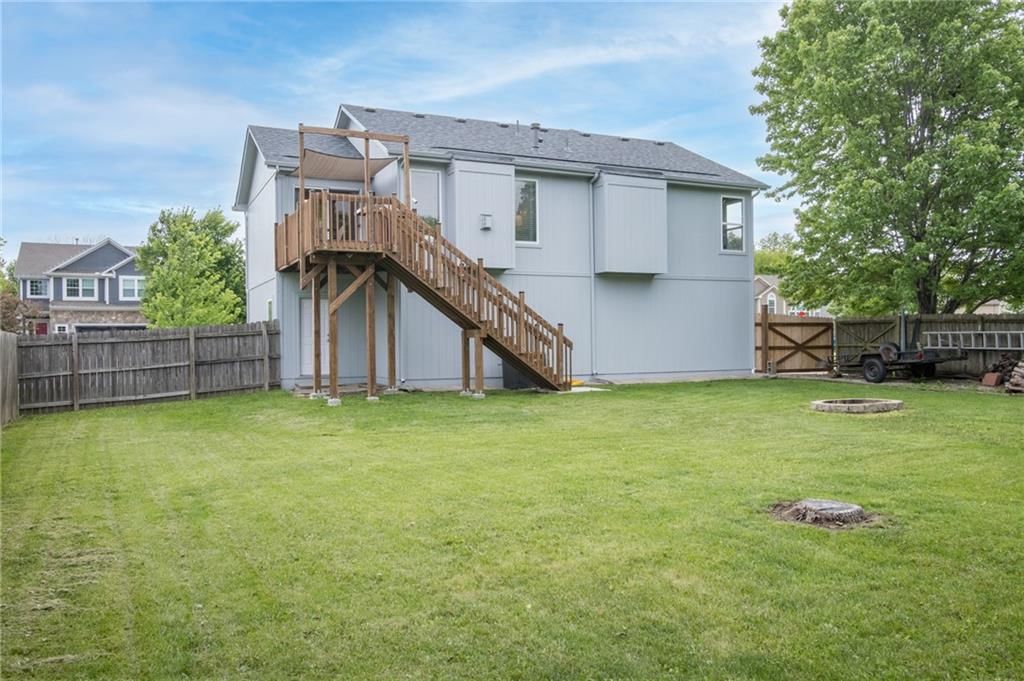 245 W Cheyenne Street — photo 7