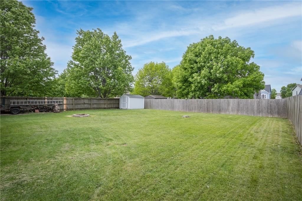 245 W Cheyenne Street — photo 8