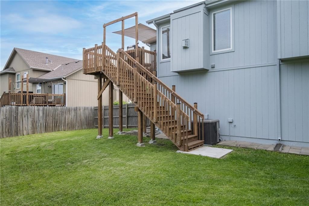245 W Cheyenne Street — photo 9