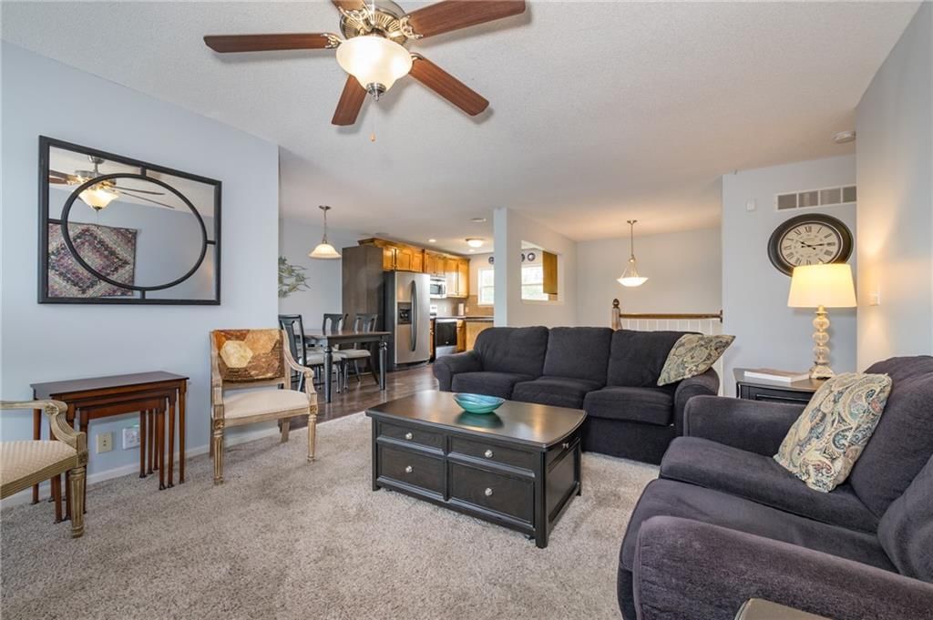 245 W Cheyenne Street — photo 16