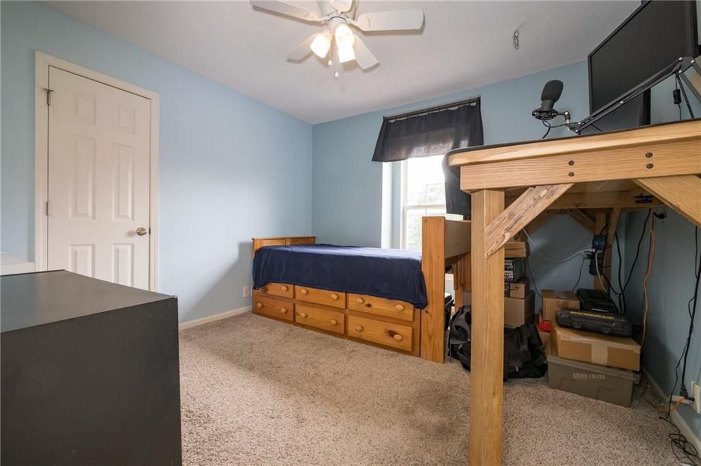 245 W Cheyenne Street — photo 17