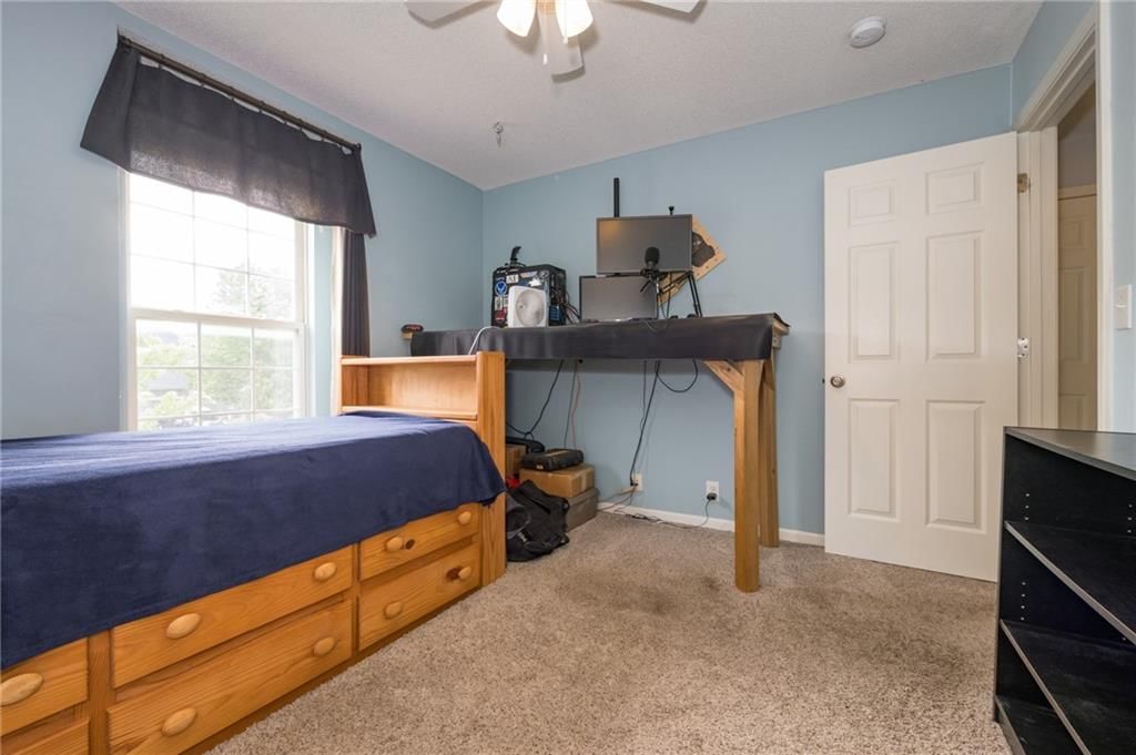 245 W Cheyenne Street — photo 18