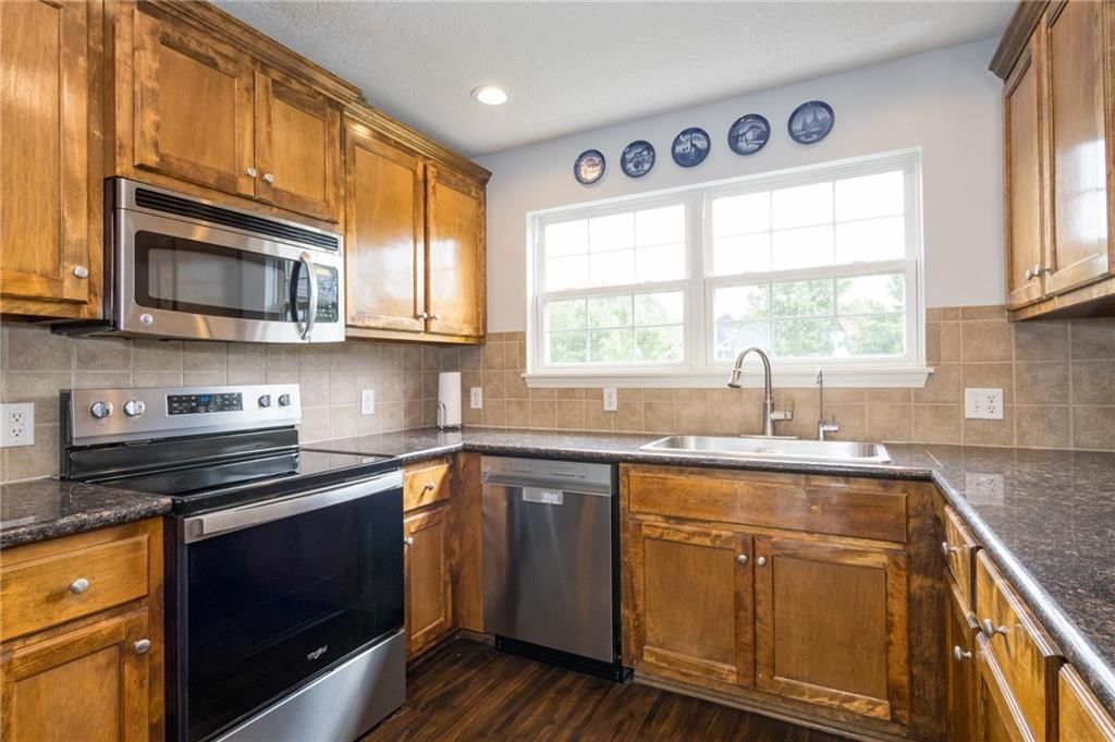245 W Cheyenne Street — photo 22