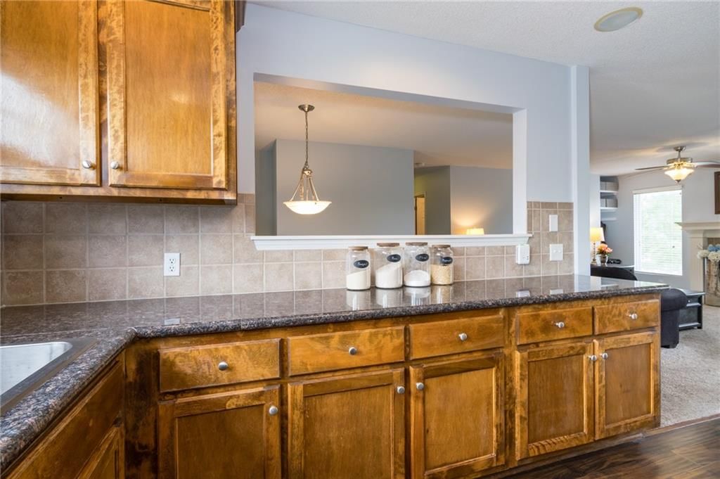 245 W Cheyenne Street — photo 23