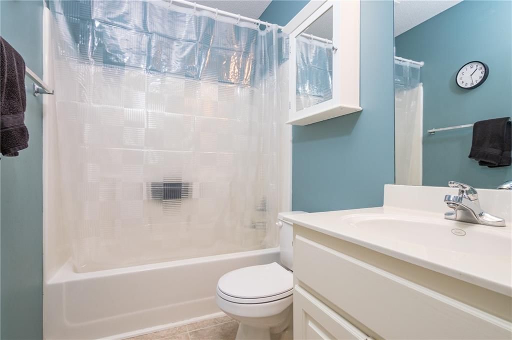 245 W Cheyenne Street — photo 27