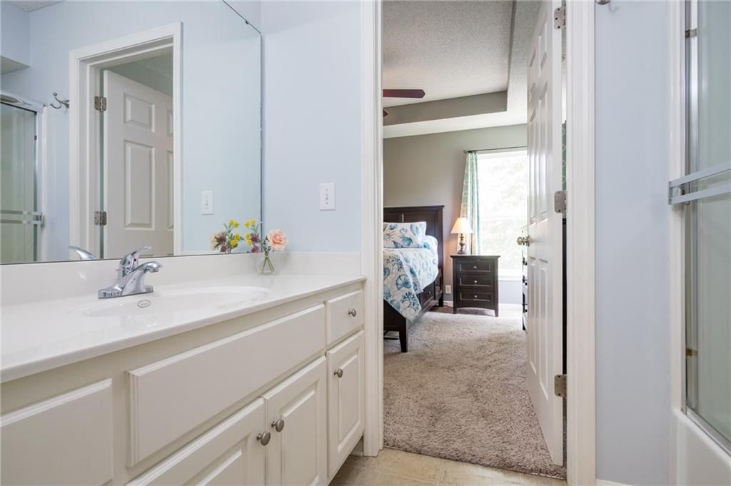 245 W Cheyenne Street — photo 33