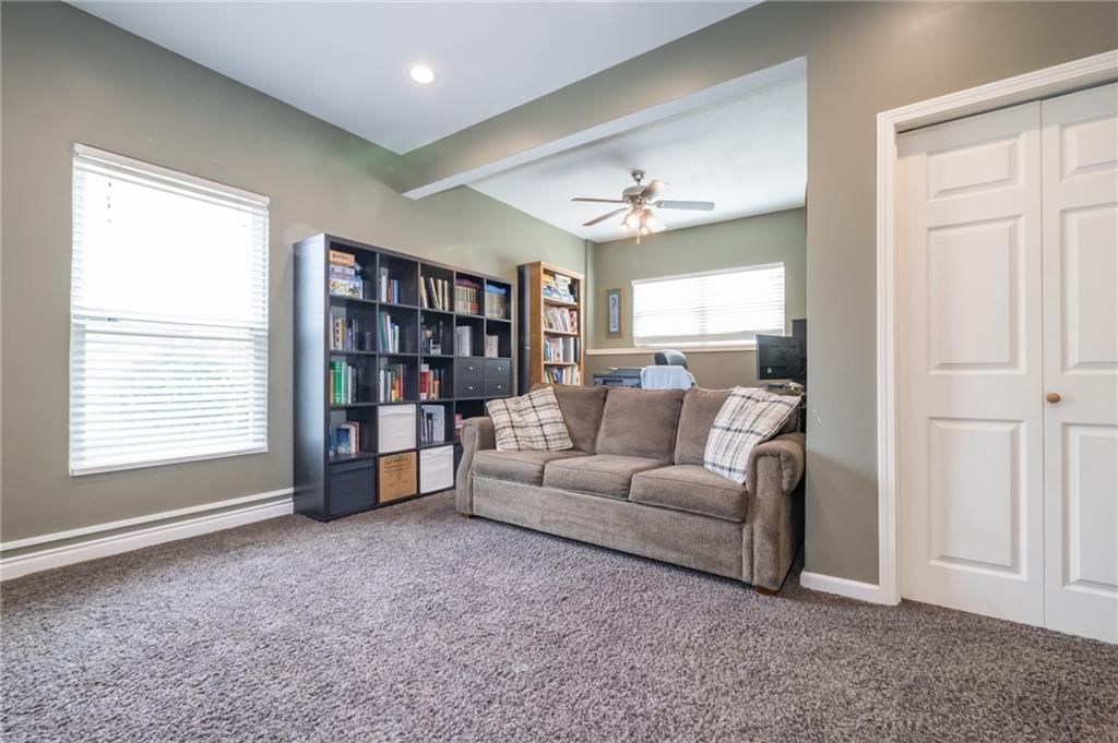 245 W Cheyenne Street — photo 35