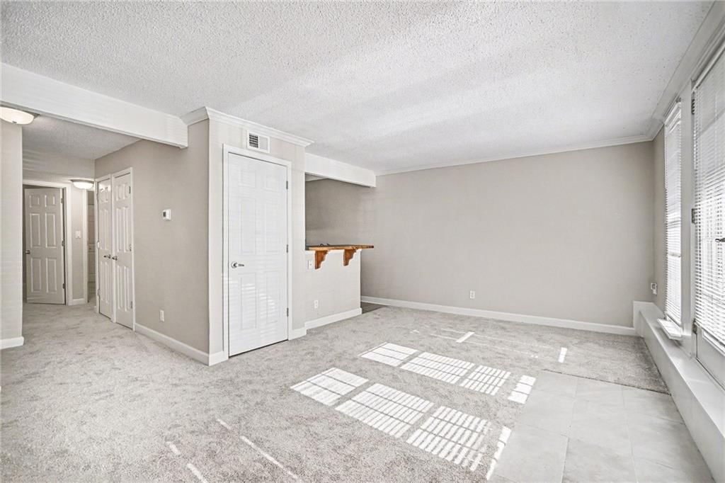 4727 Jarboe Street — photo 2