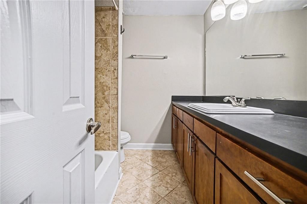 4727 Jarboe Street — photo 10