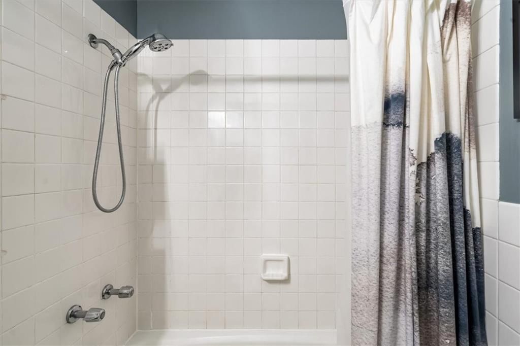 5319 Juniper Street — photo 20