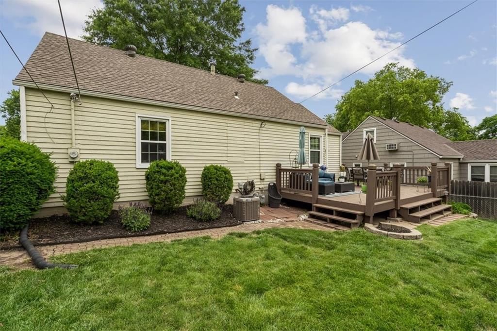 5319 Juniper Street — photo 28