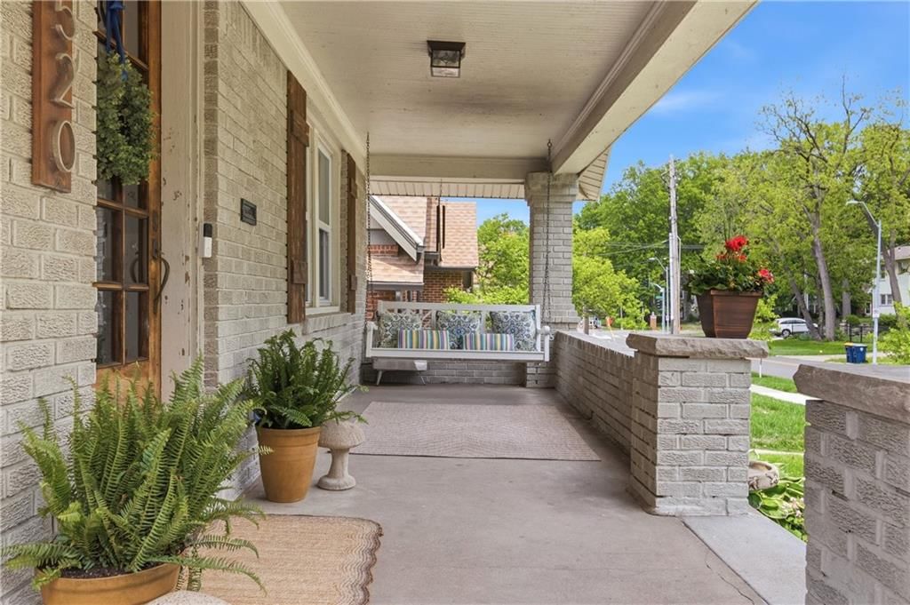 7520 Oak Street — photo 3