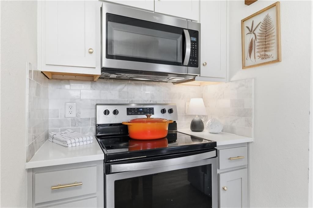 7520 Oak Street — photo 13