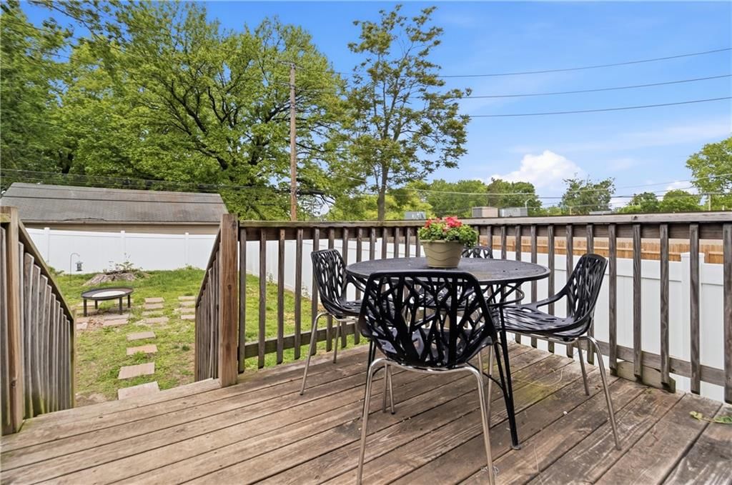 7520 Oak Street — photo 30