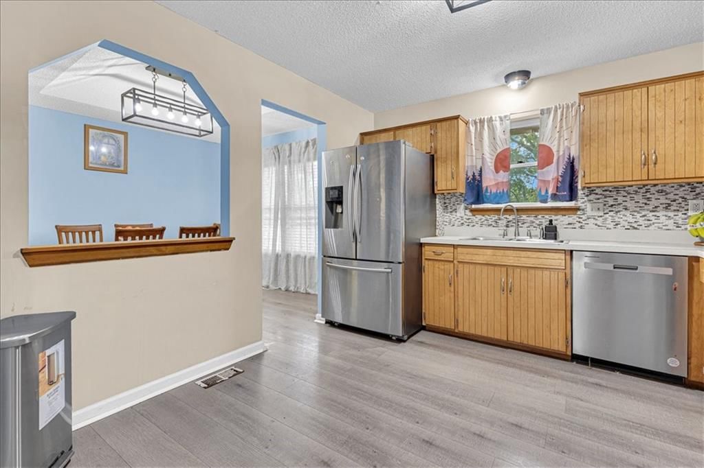 220 Debra Street — photo 14