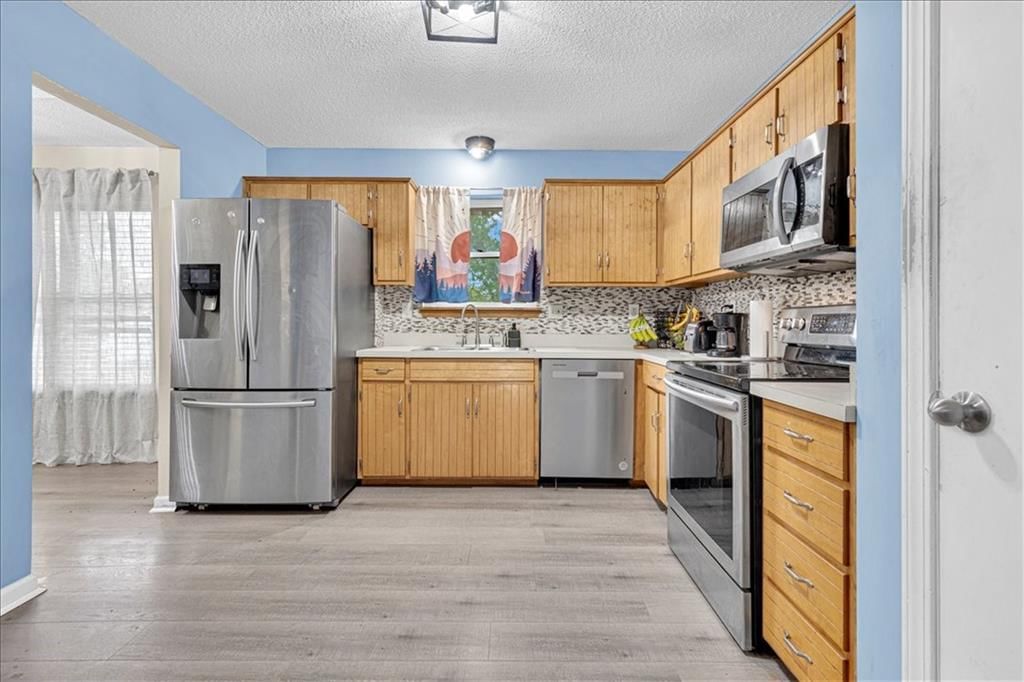 220 Debra Street — photo 15