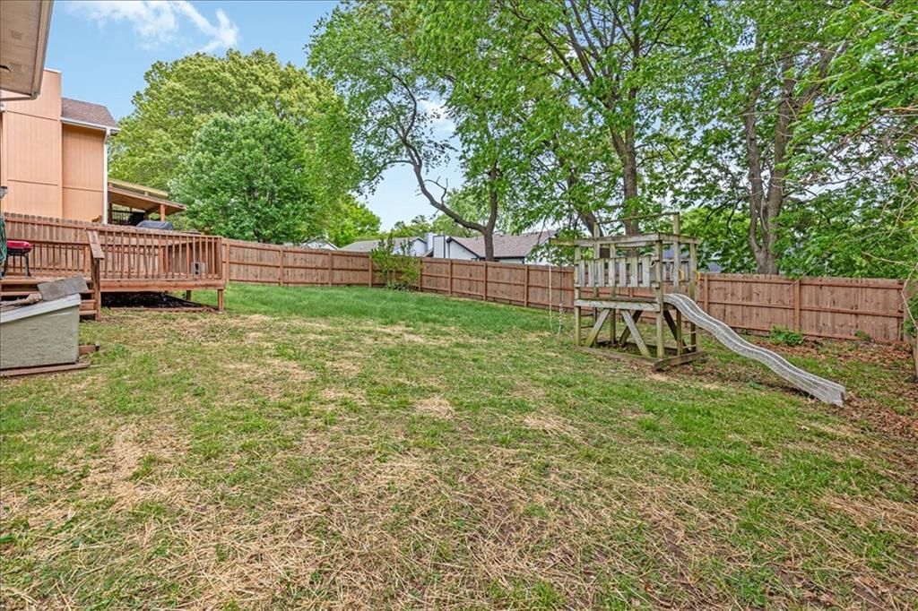 220 Debra Street — photo 32