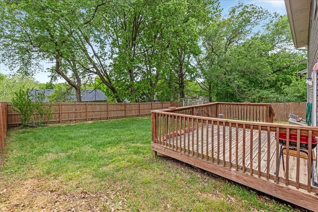 220 Debra Street — photo 33