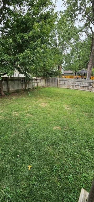 1819 S STAGECOACH Drive — photo 30
